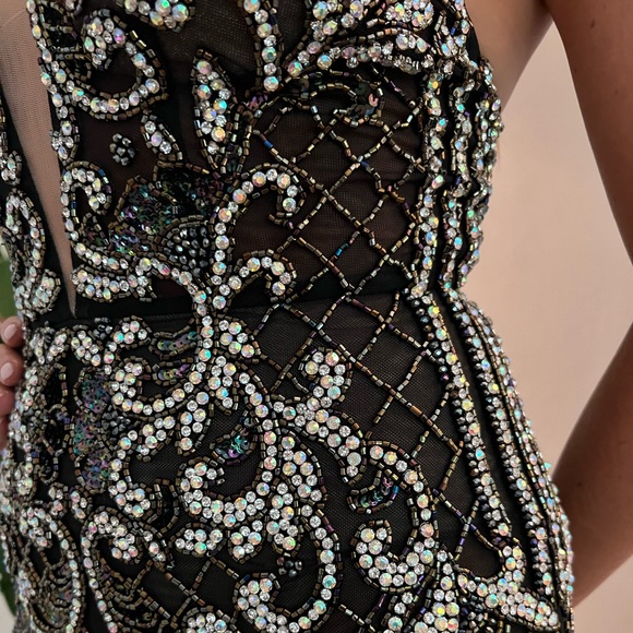 Evening Gown - Picture 8 of 9